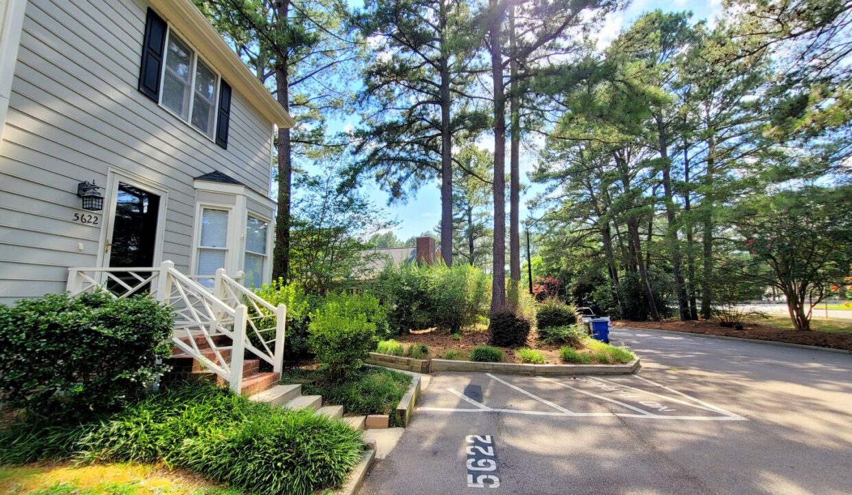 5622-Darrow-Dr-Raleigh-NC-27612-10