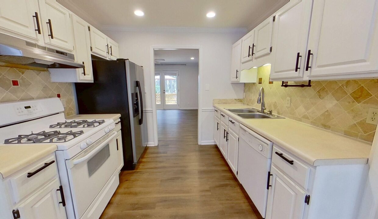 5622-Darrow-Dr-Raleigh-NC-27612-21