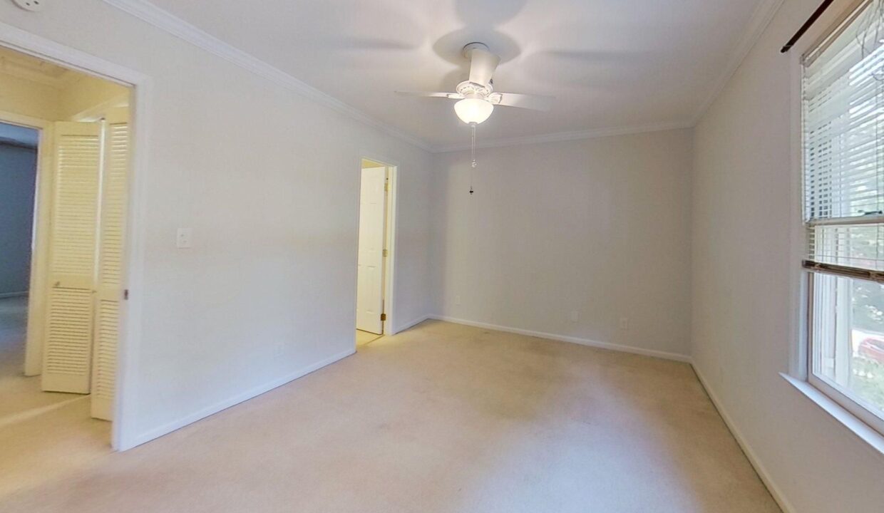 5622-Darrow-Dr-Raleigh-NC-27612-25