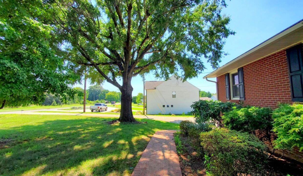 654-Meadowlark-Dr-Winston-Salem-NC-27106-31