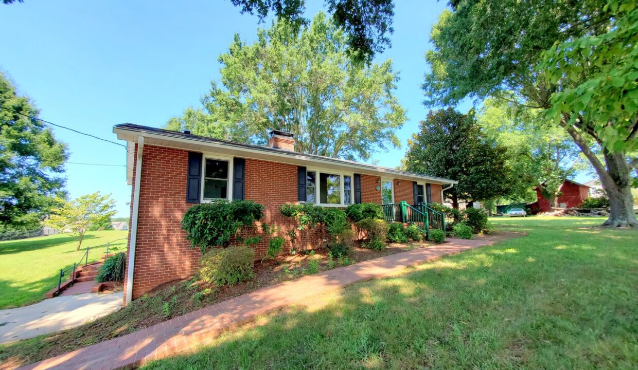 654-Meadowlark-Dr-Winston-Salem-NC-27106-8