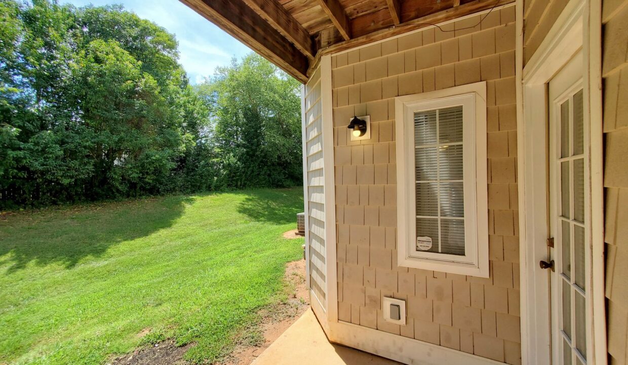 6712-Mallard-Park-Dr-Charlotte-NC-28262-39