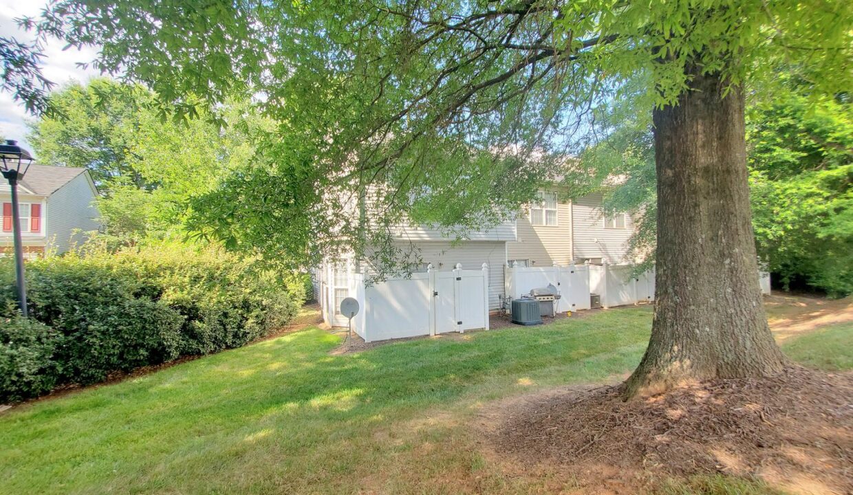 8955-Gerren-Ct-Charlotte-NC-28217-15