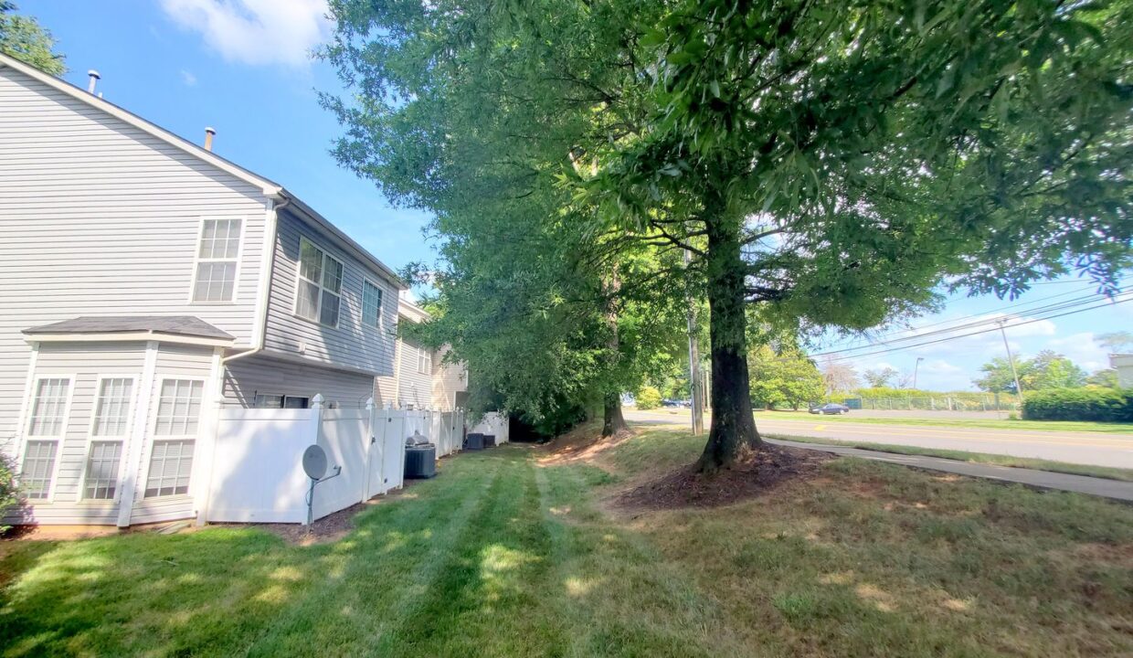 8955-Gerren-Ct-Charlotte-NC-28217-19
