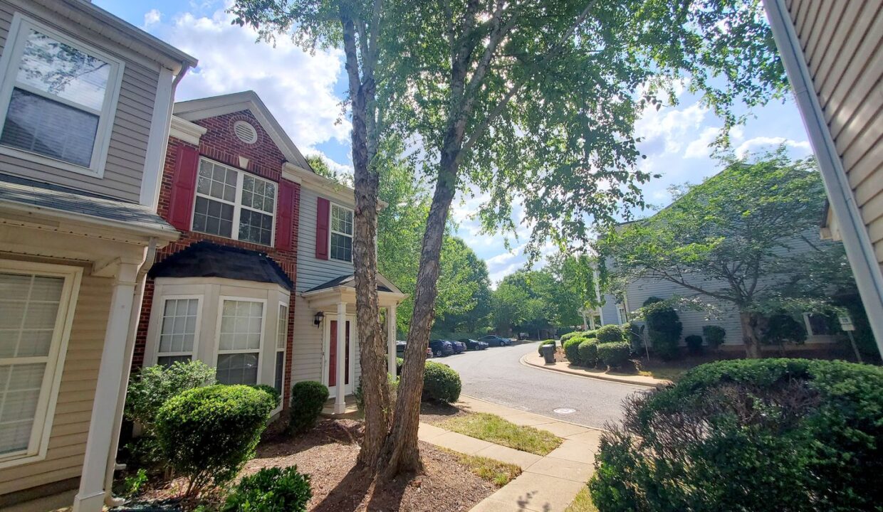 8955-Gerren-Ct-Charlotte-NC-28217-21