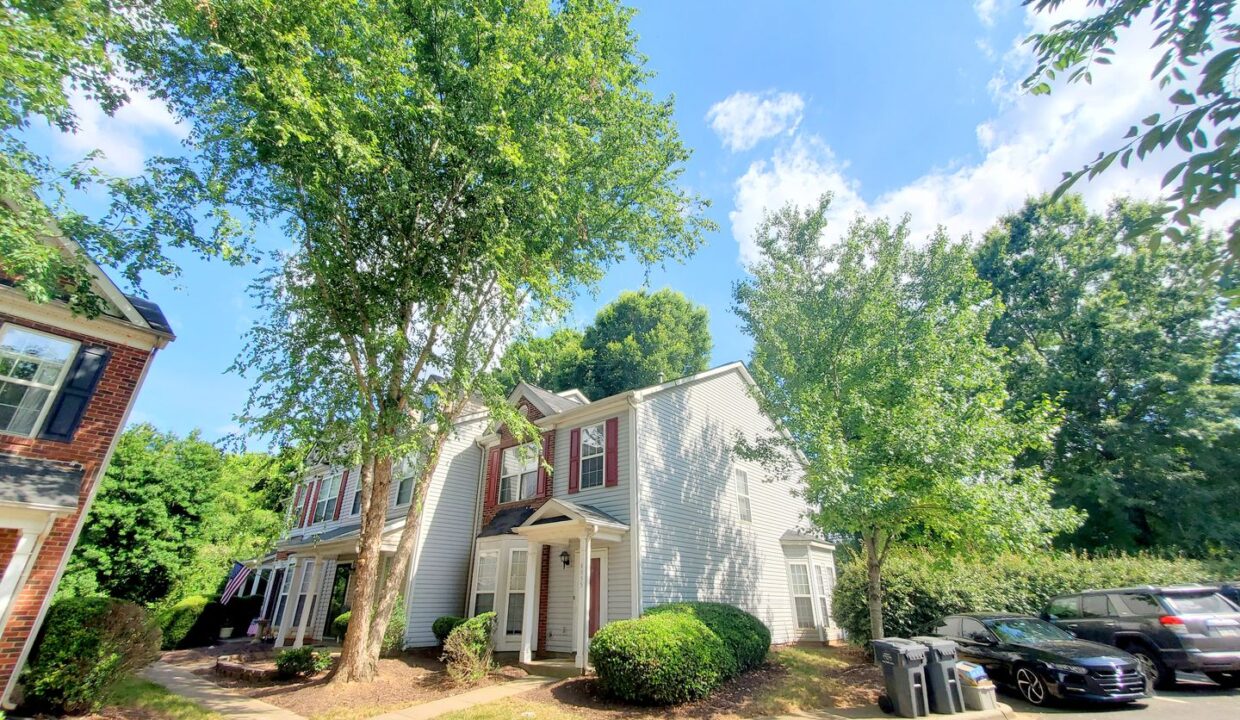 8955-Gerren-Ct-Charlotte-NC-28217-25