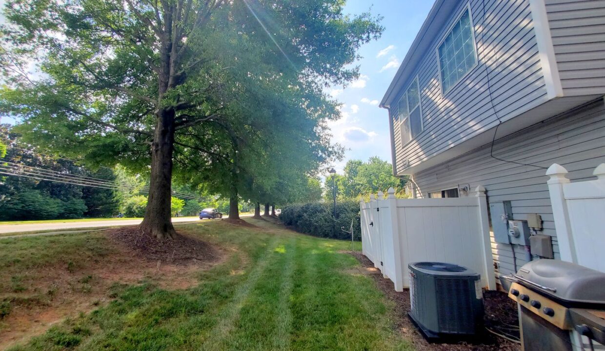 8955-Gerren-Ct-Charlotte-NC-28217-7