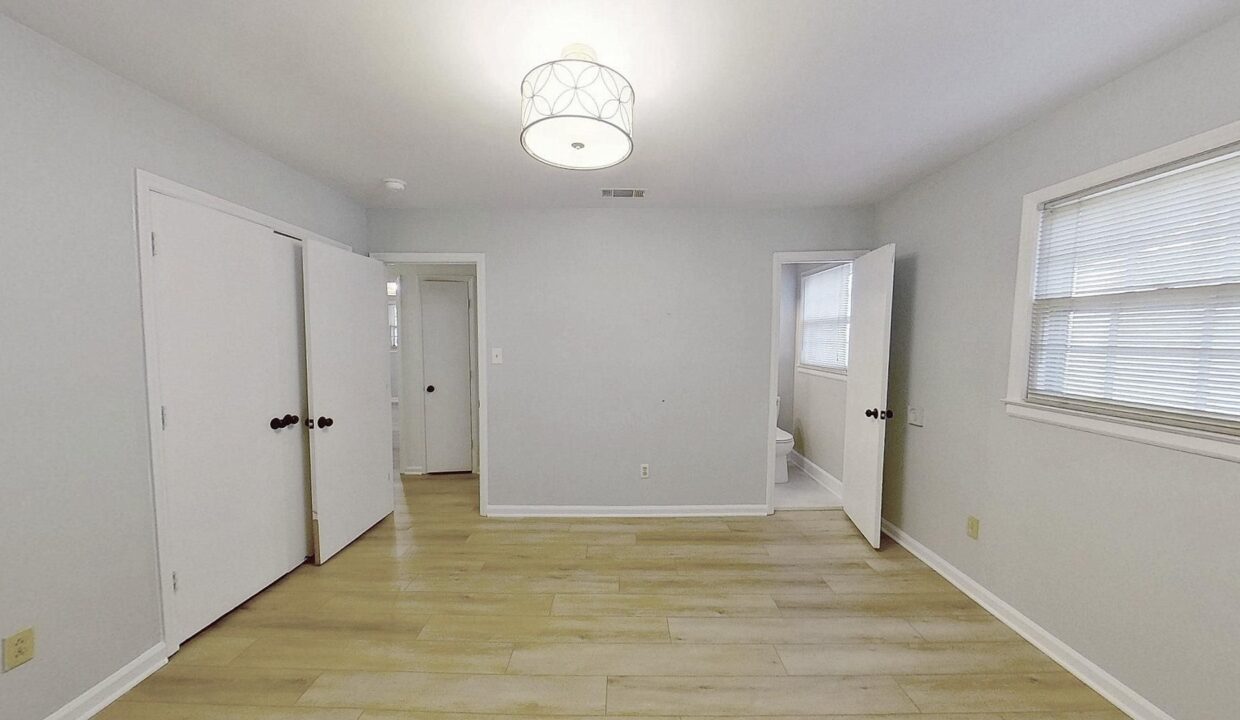 10529-Starwood-Dr-Charlotte-NC-28215-22