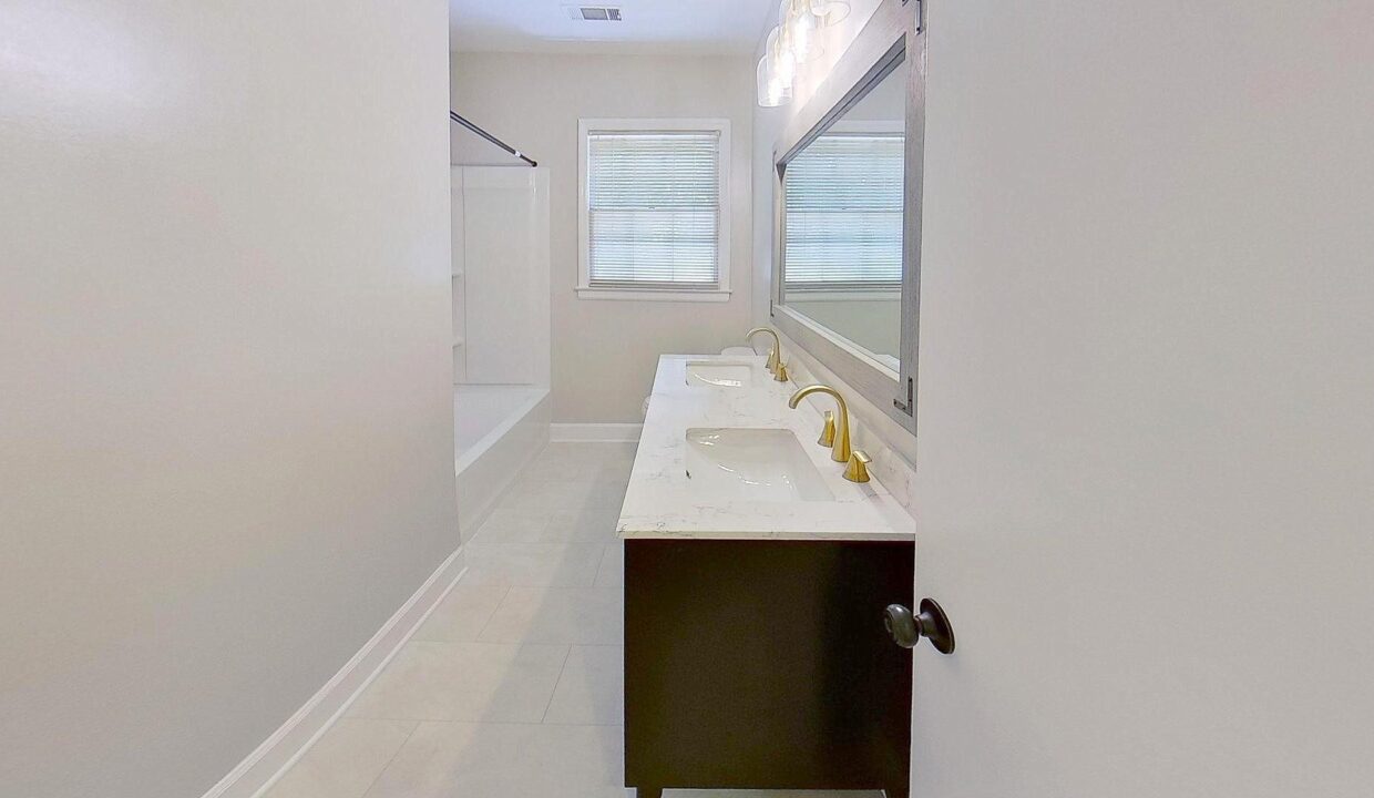 10529-Starwood-Dr-Charlotte-NC-28215-4