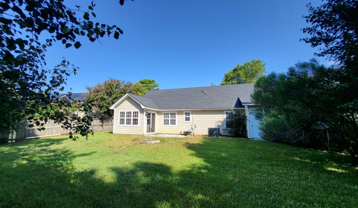 2406-Sapling-Cir-Wilmington-NC-28411-18