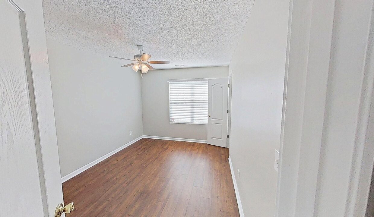 4105-Viewmont-Dr-Raleigh-NC-27610-12