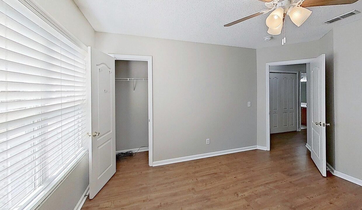 4105-Viewmont-Dr-Raleigh-NC-27610-19