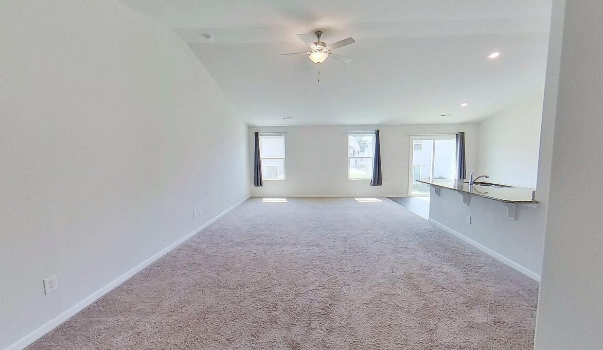 4612-Hazelburn-Dr-Greensboro-NC-27405-16