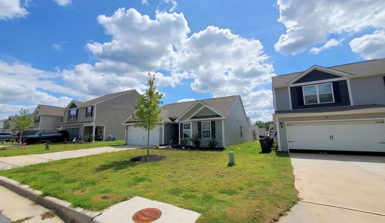 4612-Hazelburn-Dr-Greensboro-NC-27405-17