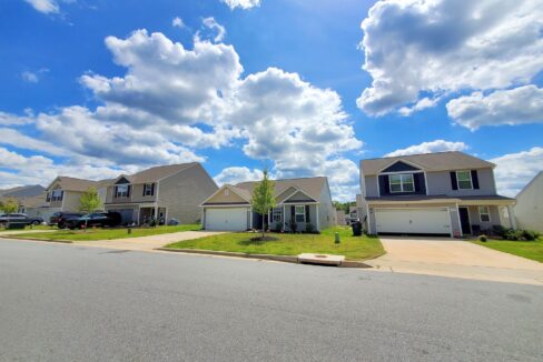 4612-Hazelburn-Dr-Greensboro-NC-27405-23