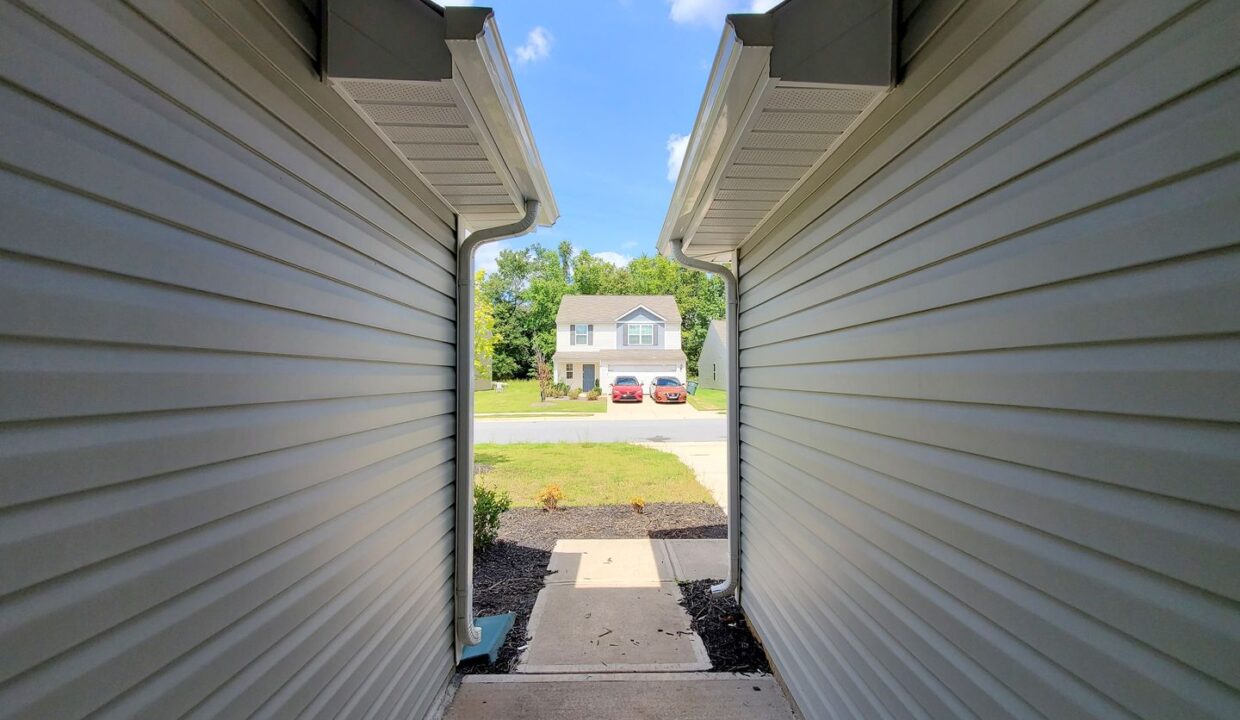 4612-Hazelburn-Dr-Greensboro-NC-27405-25