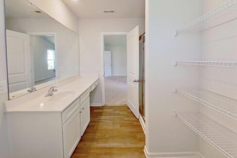 4612-Hazelburn-Dr-Greensboro-NC-27405-28