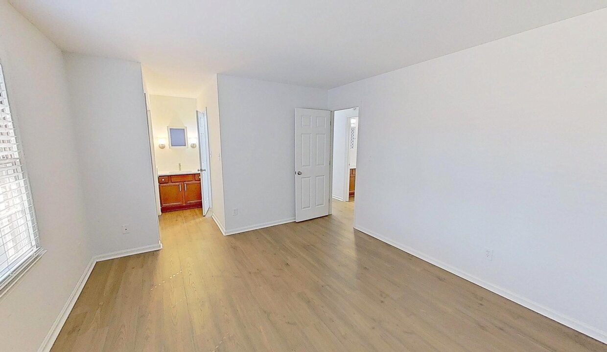 720-Grove-Ave-C-Raleigh-NC-27606-20