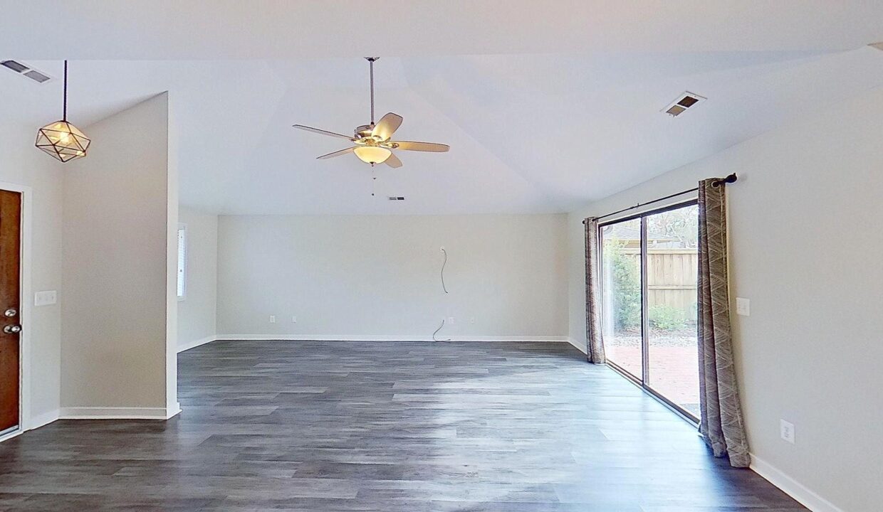 1212-Smith-Bay-Circle-W-Wilmington-NC-28405-10