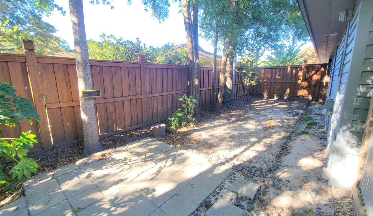 1212-Smith-Bay-Circle-W-Wilmington-NC-28405-26