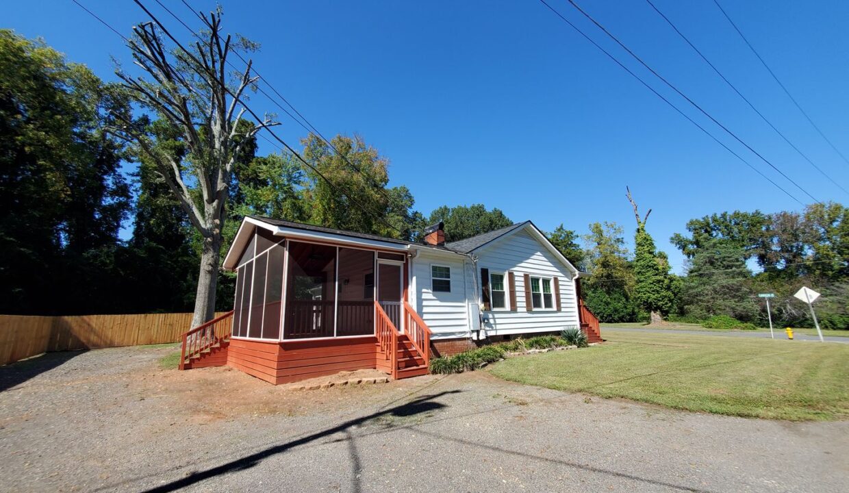 1737-Cannon-Ave-Charlotte-NC-28269-18