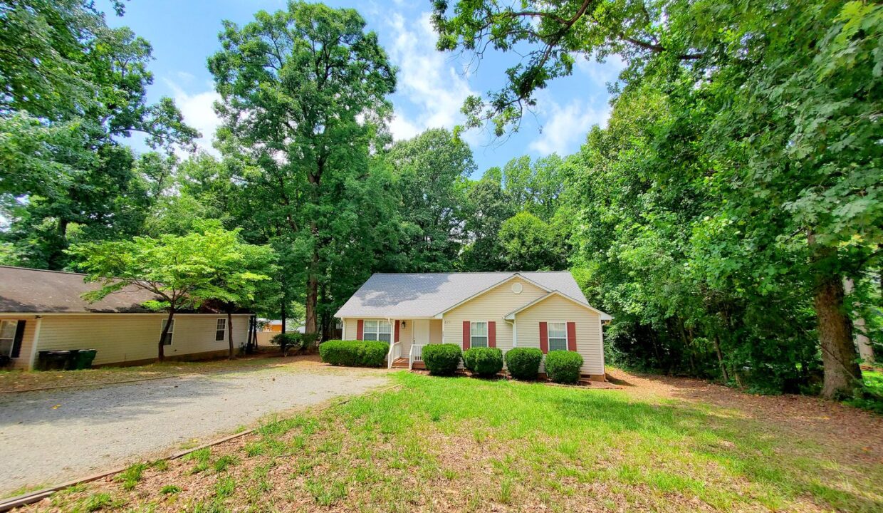 2201-Sunset-Blvd-Charlotte-NC-28269-12