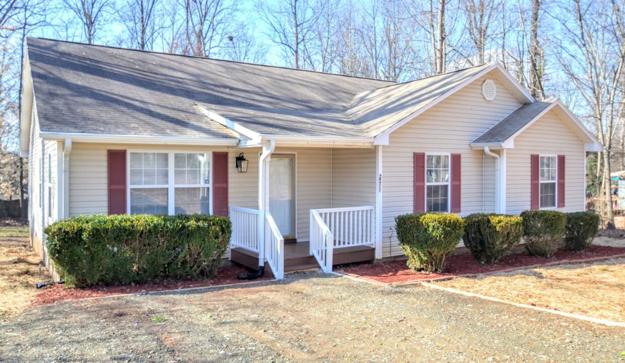 2201-Sunset-Blvd-Charlotte-NC-28269-18