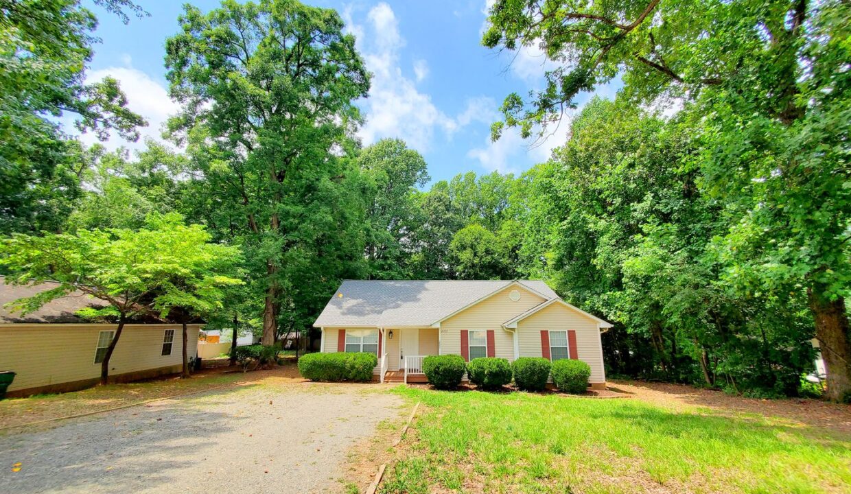 2201-Sunset-Blvd-Charlotte-NC-28269-25