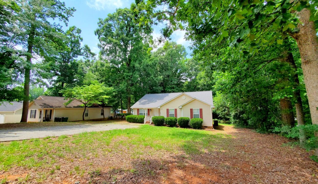 2201-Sunset-Blvd-Charlotte-NC-28269-8