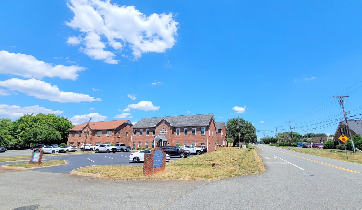 3775-B Vest Mill Rd Winston-Salem, NC 27103 (18)