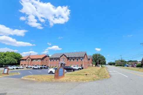 3775-B Vest Mill Rd Winston-Salem, NC 27103 (18)