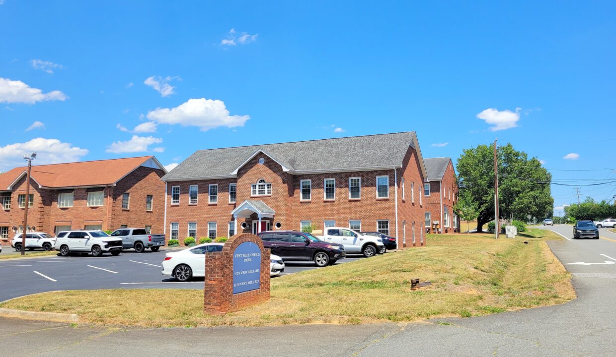 3775-B Vest Mill Rd Winston-Salem, NC 27103 (19)