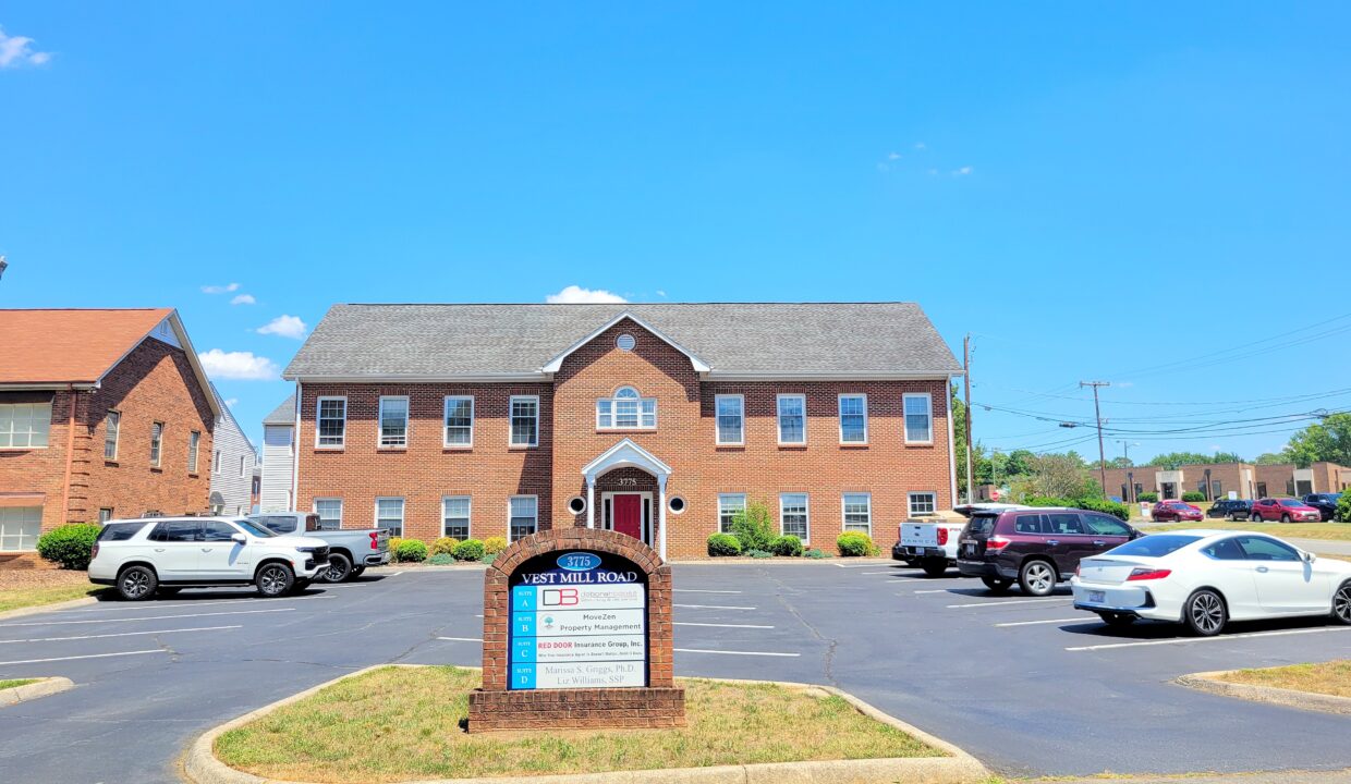 3775-B Vest Mill Rd Winston-Salem, NC 27103 (20)