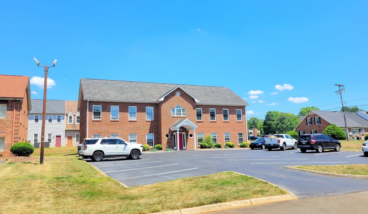 3775-B Vest Mill Rd Winston-Salem, NC 27103 (22)