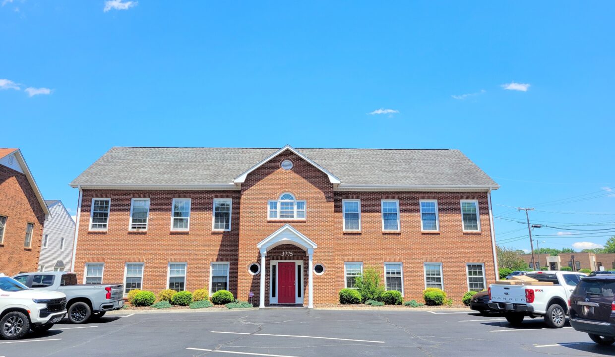 3775-B Vest Mill Rd Winston-Salem, NC 27103 (23)