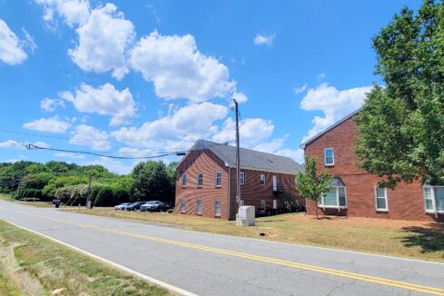 3775-B Vest Mill Rd Winston-Salem, NC 27103 (24)