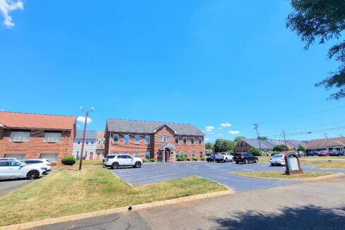 3775-B Vest Mill Rd Winston-Salem, NC 27103 (25)