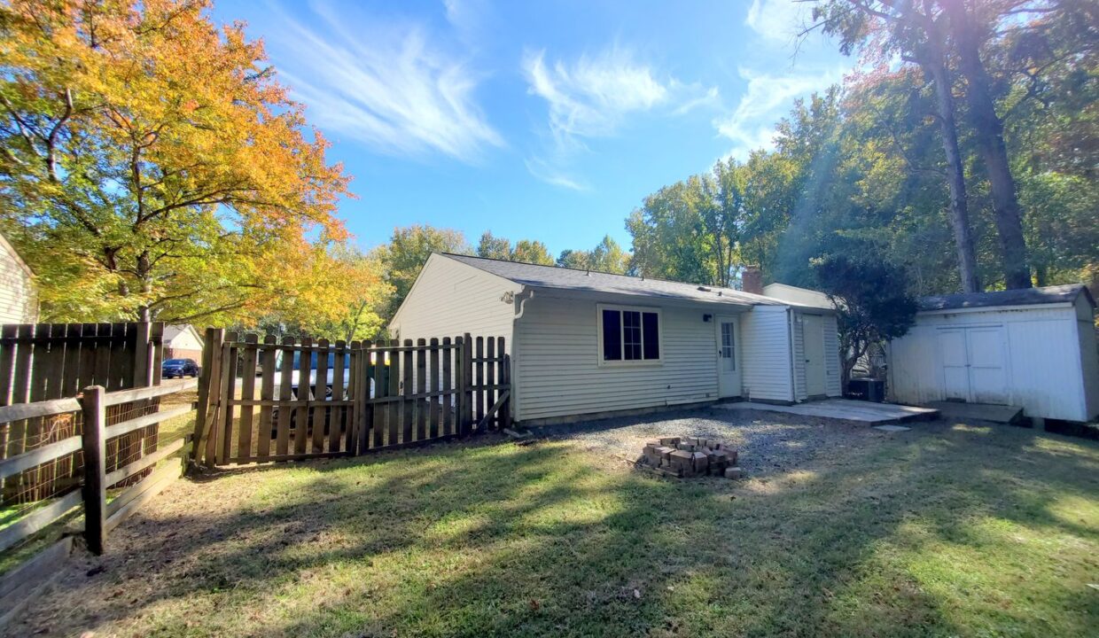 8250-Bald-Ridge-Dr-Charlotte-NC-28227-13