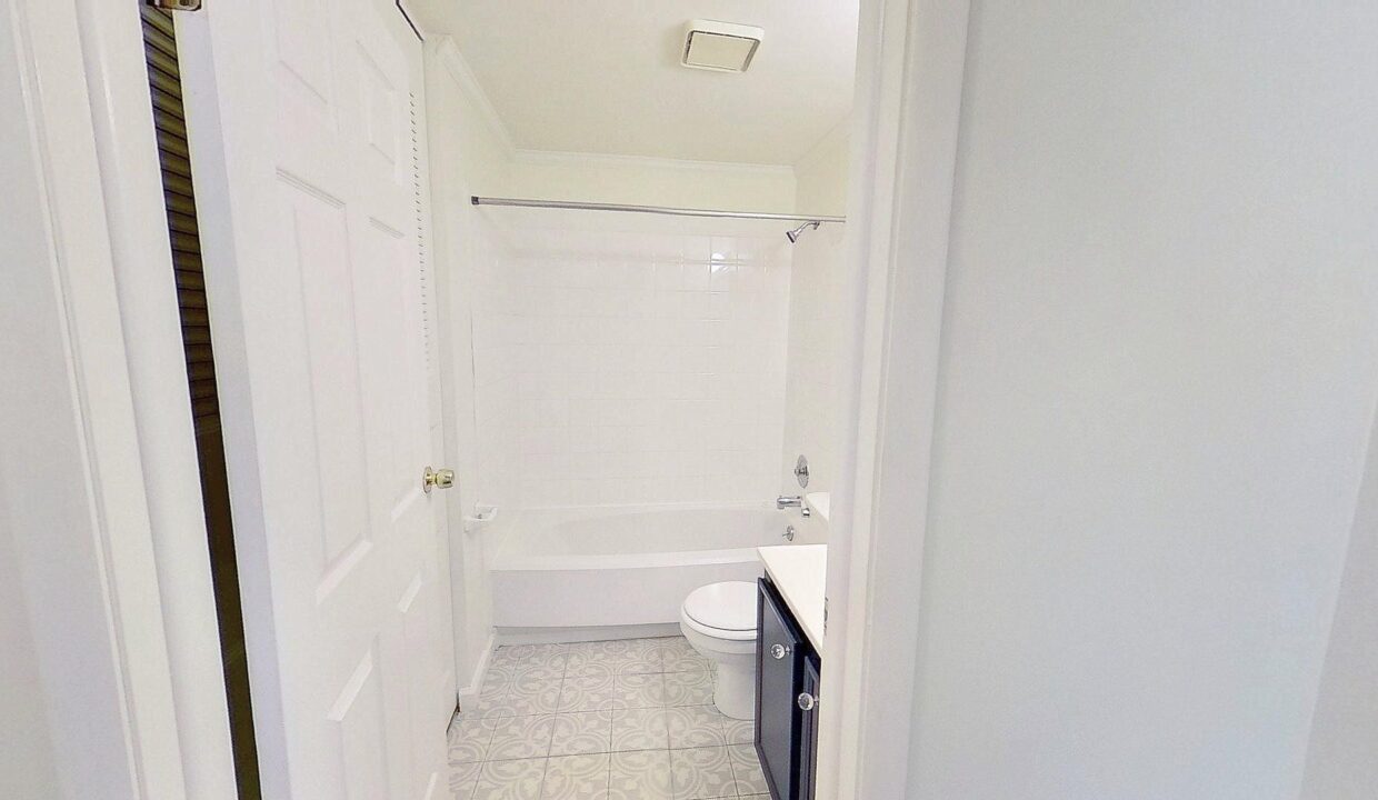 8250-Bald-Ridge-Dr-Charlotte-NC-28227-25