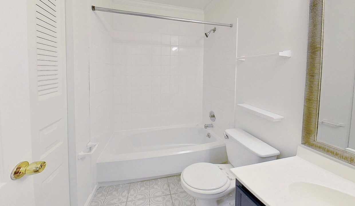 8250-Bald-Ridge-Dr-Charlotte-NC-28227-32