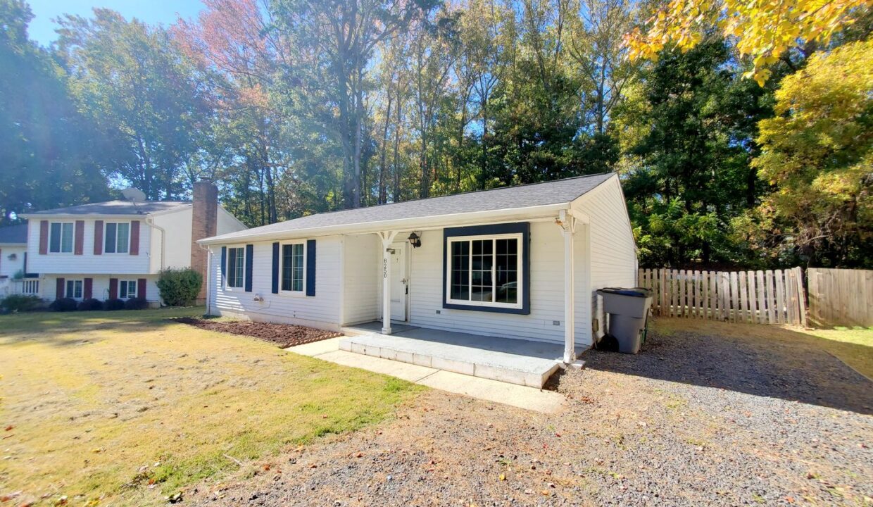8250-Bald-Ridge-Dr-Charlotte-NC-28227-33