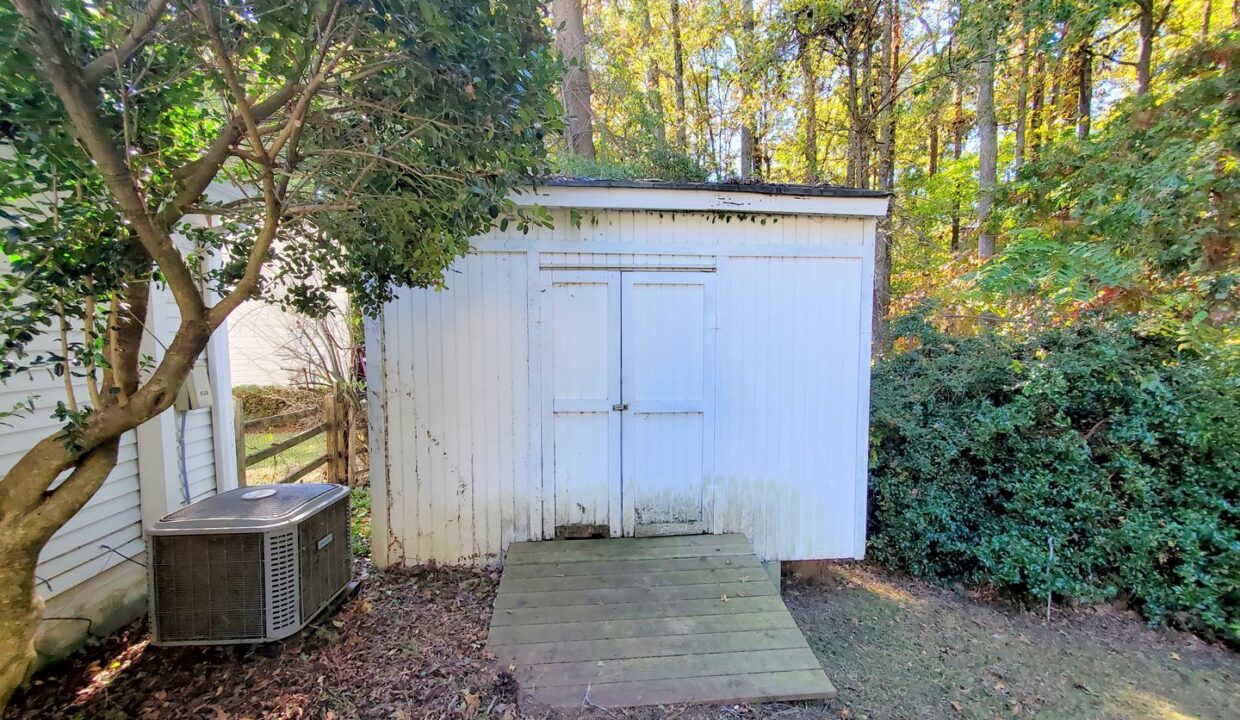 8250-Bald-Ridge-Dr-Charlotte-NC-28227-40